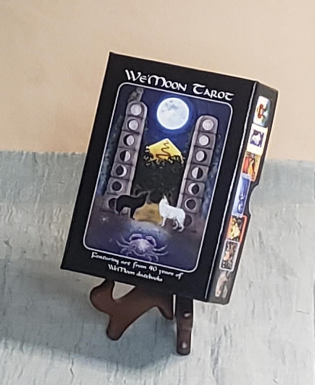 The We'Moon Tarot Card Deck: Featuring art by women from